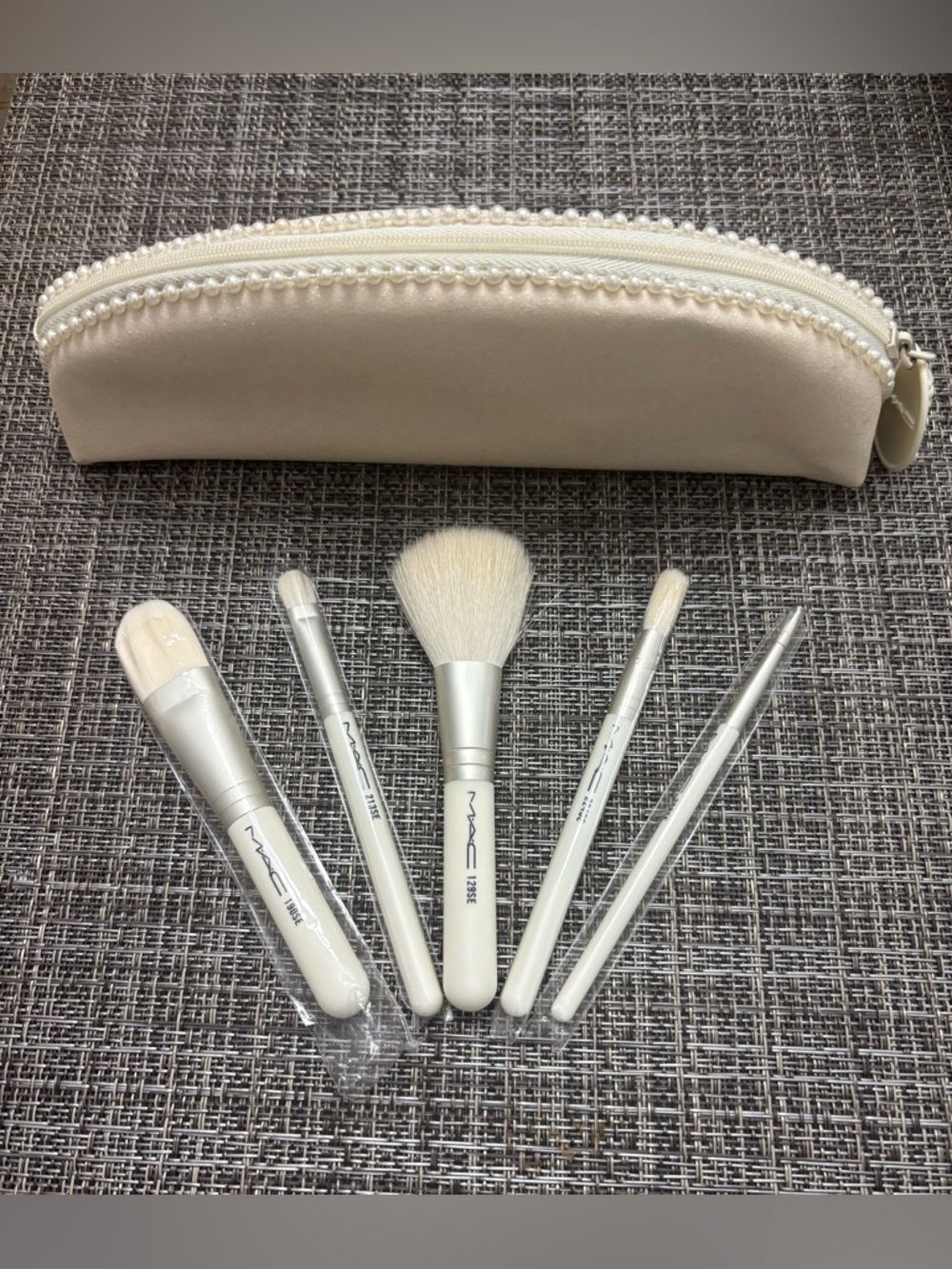 MAC Cosmetic 5-Piece Brush Set with Pearl Accented Pouch